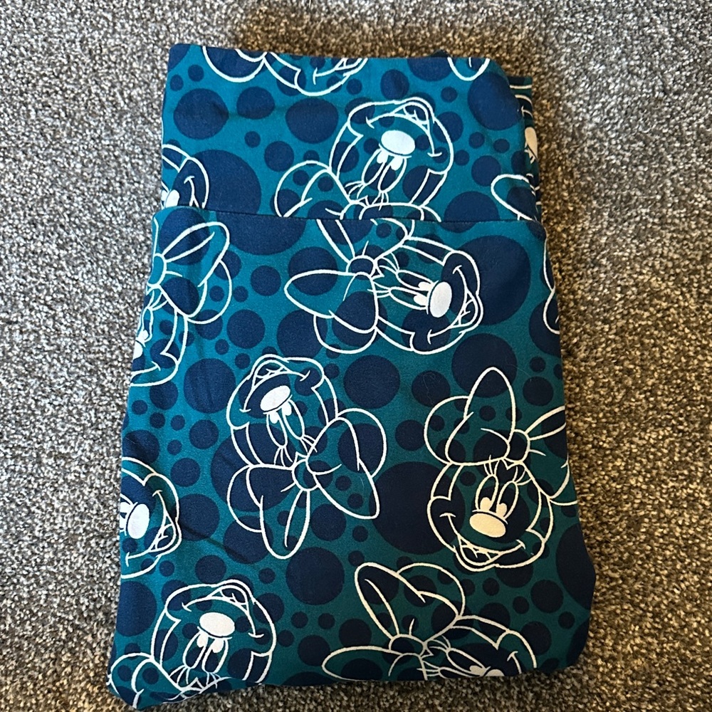 LuLaRoe Blue Leggings with White Floral Design